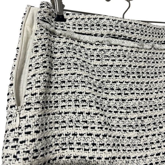COMPTOIR DES COTONNIERS Tweed Frayed Mini Skirt Black + White Size Small - Picture 3 of 6